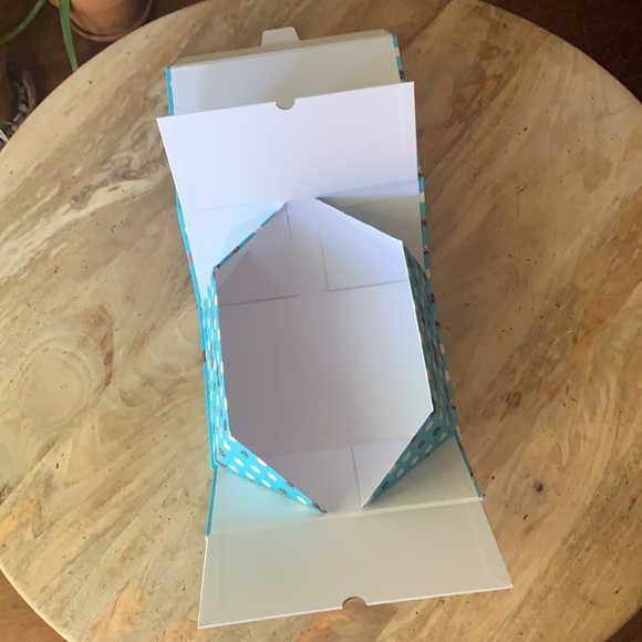 VERSACE Gift Box - - Picture 7 of 8